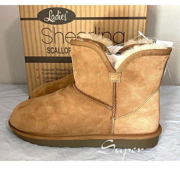 NEW Kirkland Signature Women's Shearling Scalloped Edge Boots - Picture 1 of 7